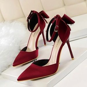 NEW burgundy pumps!